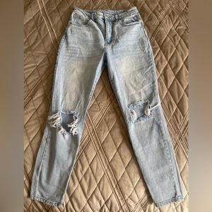 No Boundaries Juniors’ Super High Rise Destructed Mom Jeans
